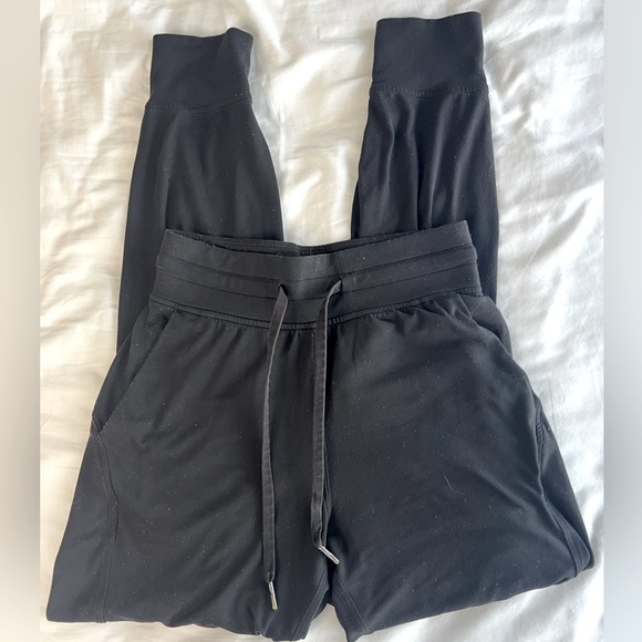 ❗️SOLD❗️Lululemon Ready To Rulu Black Joggers [Sz. 0] - Picture 1 of 2